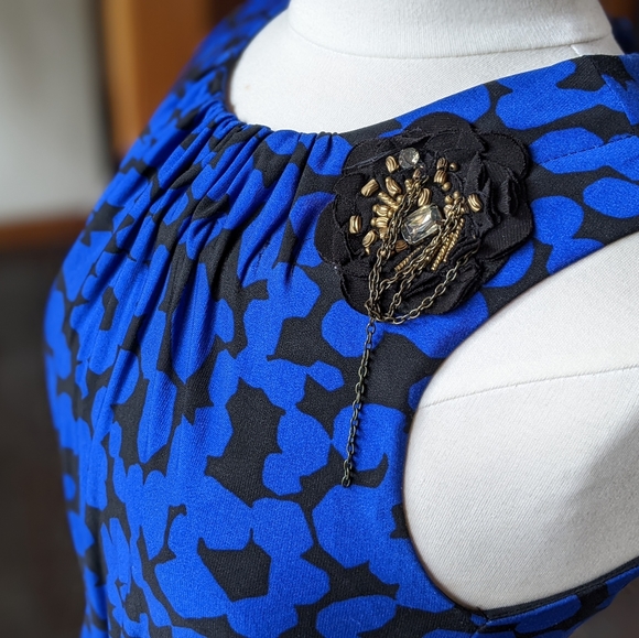 EUC Size 6 Royal Blue & Black Print Dress by Taylor - Picture 4 of 4